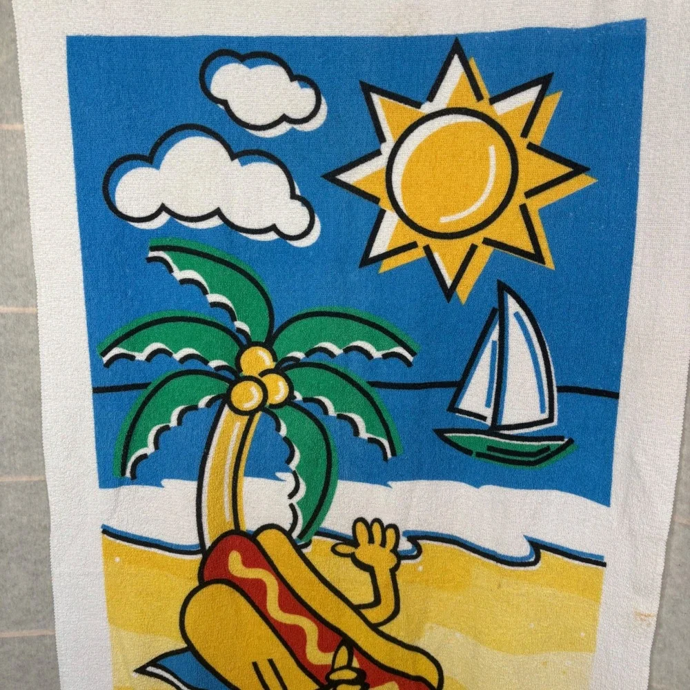 Vintage Professional Made in USA Hot Dog Beach Towel Retro Sun Sailboat‎ Crab